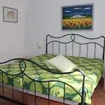 Nyaraló Sissi House - Trilocale Con Giardino - *